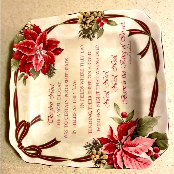 Set of 2 square salad plates Yuletide Celebration. - Picture 2 of 4